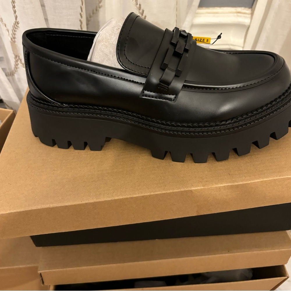 Brand new Steve Madden Ladies Loafer
